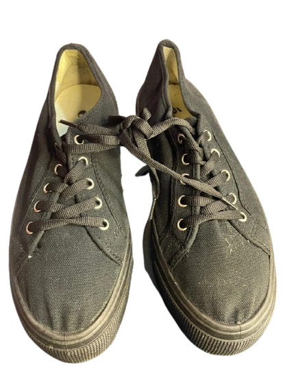 Black Sneakers for men and women